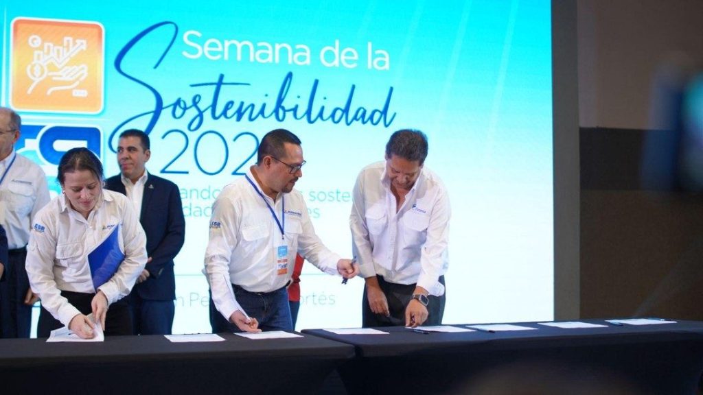Ficohsa se une a la lucha anticorrupción de FUNDAHRSE